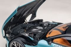 1:18 Aston Martin DBS Superleggera Caribbean Blue 70299 -Autoart