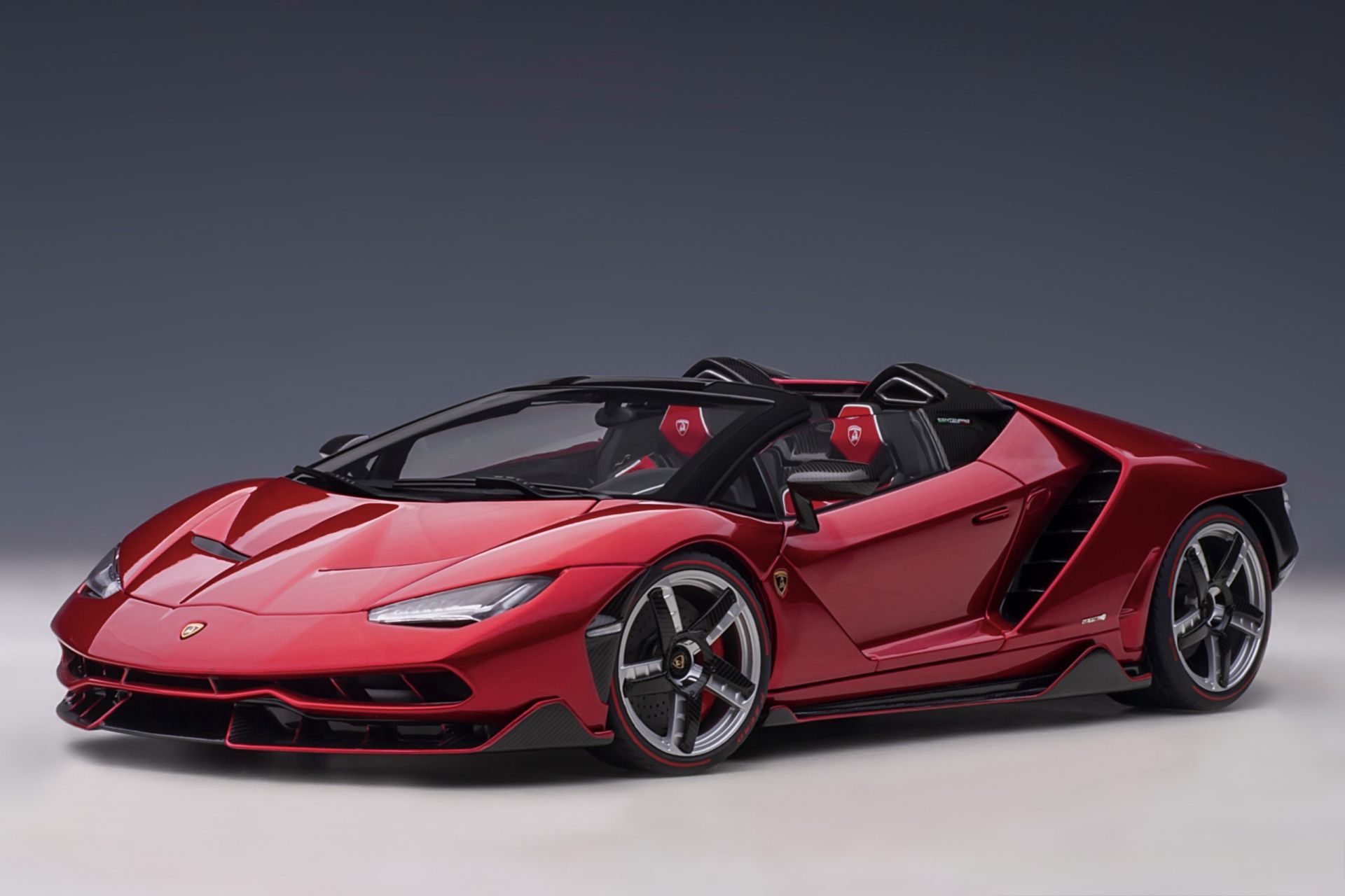 1:18 Lamborghini Centenario Roadster Rosso Efesto 79027- Autoart