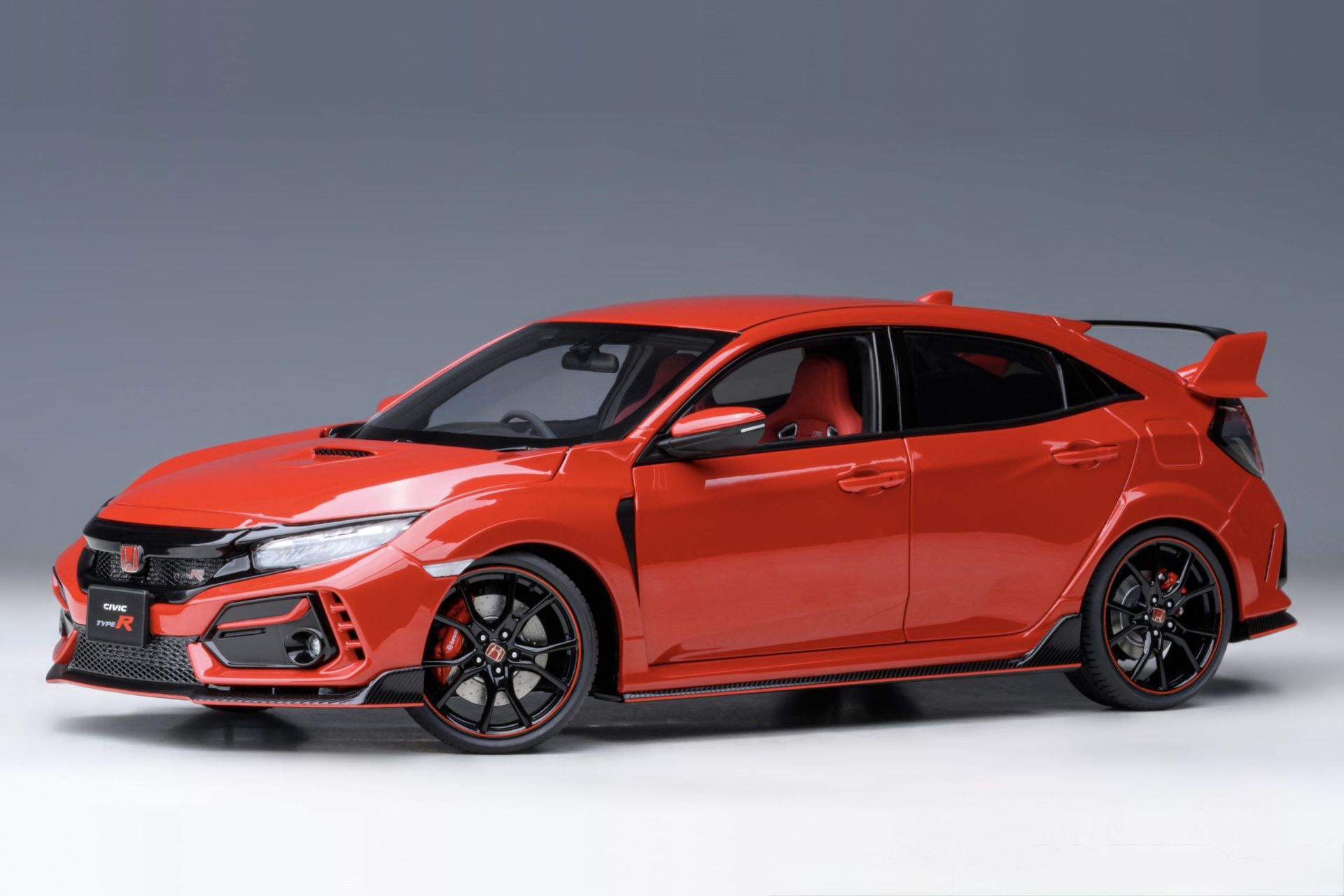 1:18 Honda Civic Type R FK8 Flame Red 73223 - Autoart