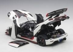 1:18 Koenigsegg One:1 White/Carbon Black 79016 - Autoart
