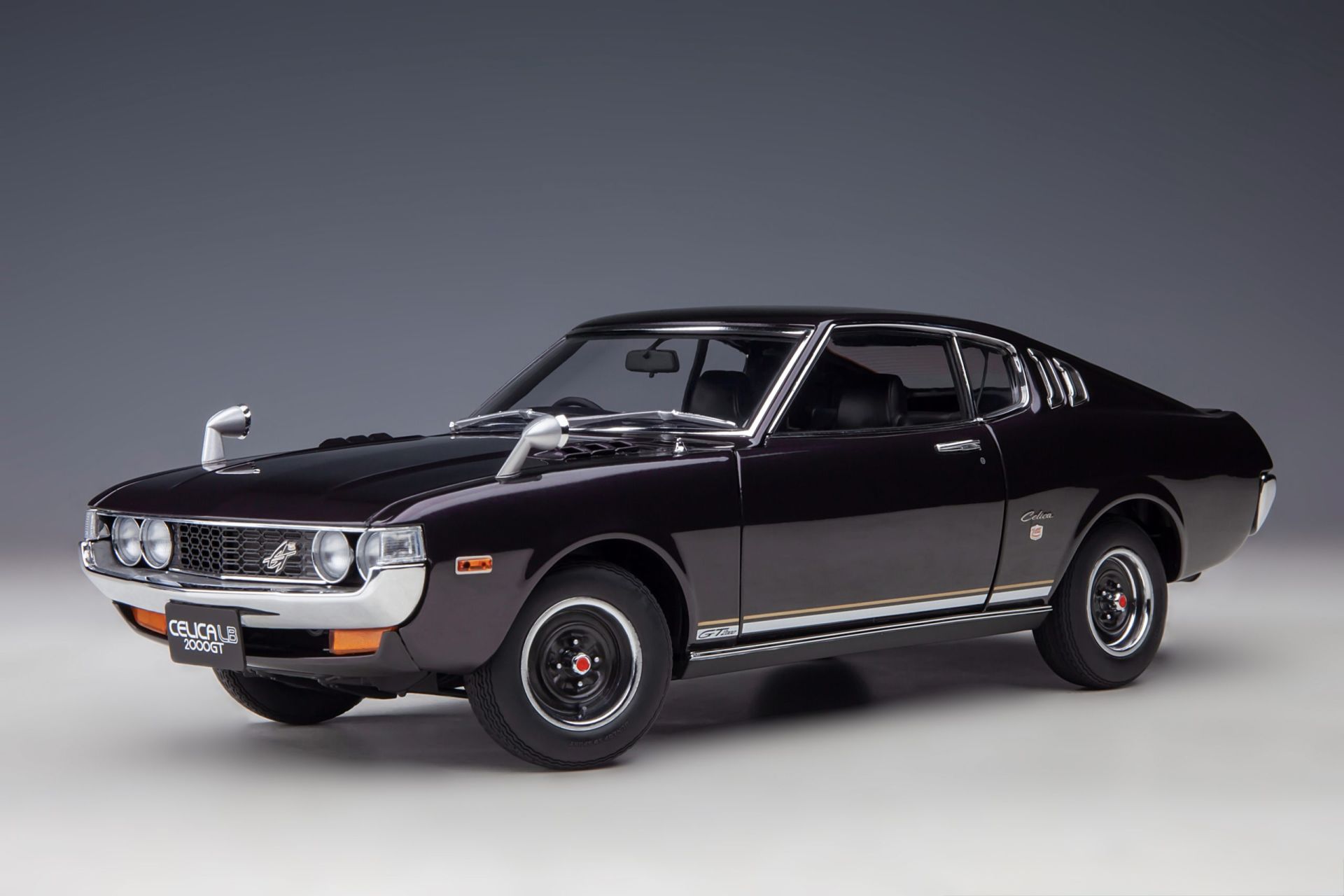 1:18 Toyota Celica Liftback 2000GT RA25 Dark Purple - Autoart