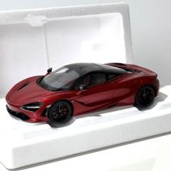 1:18 McLaren 720S Memphis Red 76072 - Autoart