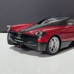 1:18 Pagani Huayra Red Met Black 2012 Diecast 78268 - Autoart
