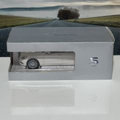 1:18 Mercedes-Benz S Class W222 Diamond White - Norev Dealer