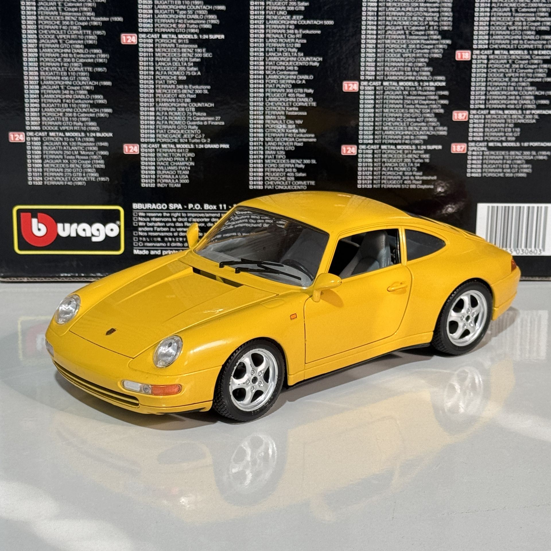 1:18 Porsche 911 Carrera 993 Yellow - Burago