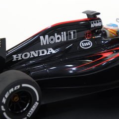 1:18 McLaren-Honda MP4/30 Spanish GP 2015 Alonso - Autoart