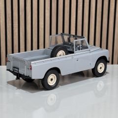 1:18 Land Rover 109 Pick Up Serie II Grey - MCG