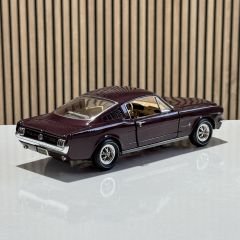 1:18 FORD Mustang 2+2 HATALI - Auto World