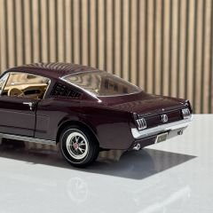 1:18 FORD Mustang 2+2 HATALI - Auto World