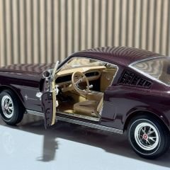 1:18 FORD Mustang 2+2 HATALI - Auto World