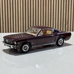 1:18 FORD Mustang 2+2 HATALI - Auto World