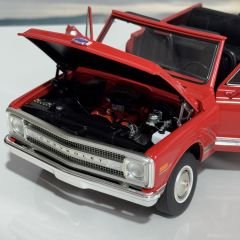 1:18 Chevrolet K5 Blazer 4WD 1969 - ACME