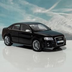 1:18 AUDI RS4 Phantomschwarz 2005 - Minichamps Dealer Edition