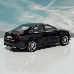 1:18 AUDI RS4 Phantomschwarz 2005 - Minichamps Dealer Edition