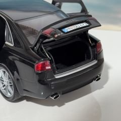 1:18 AUDI RS4 Phantomschwarz 2005 - Minichamps Dealer Edition