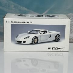 1:18 Porsche Carrera GT White 2003 78045 - Autoart