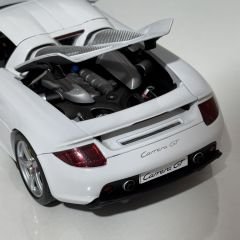 1:18 Porsche Carrera GT White 2003 78045 - Autoart