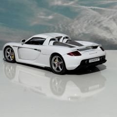 1:18 Porsche Carrera GT White 2003 78045 - Autoart
