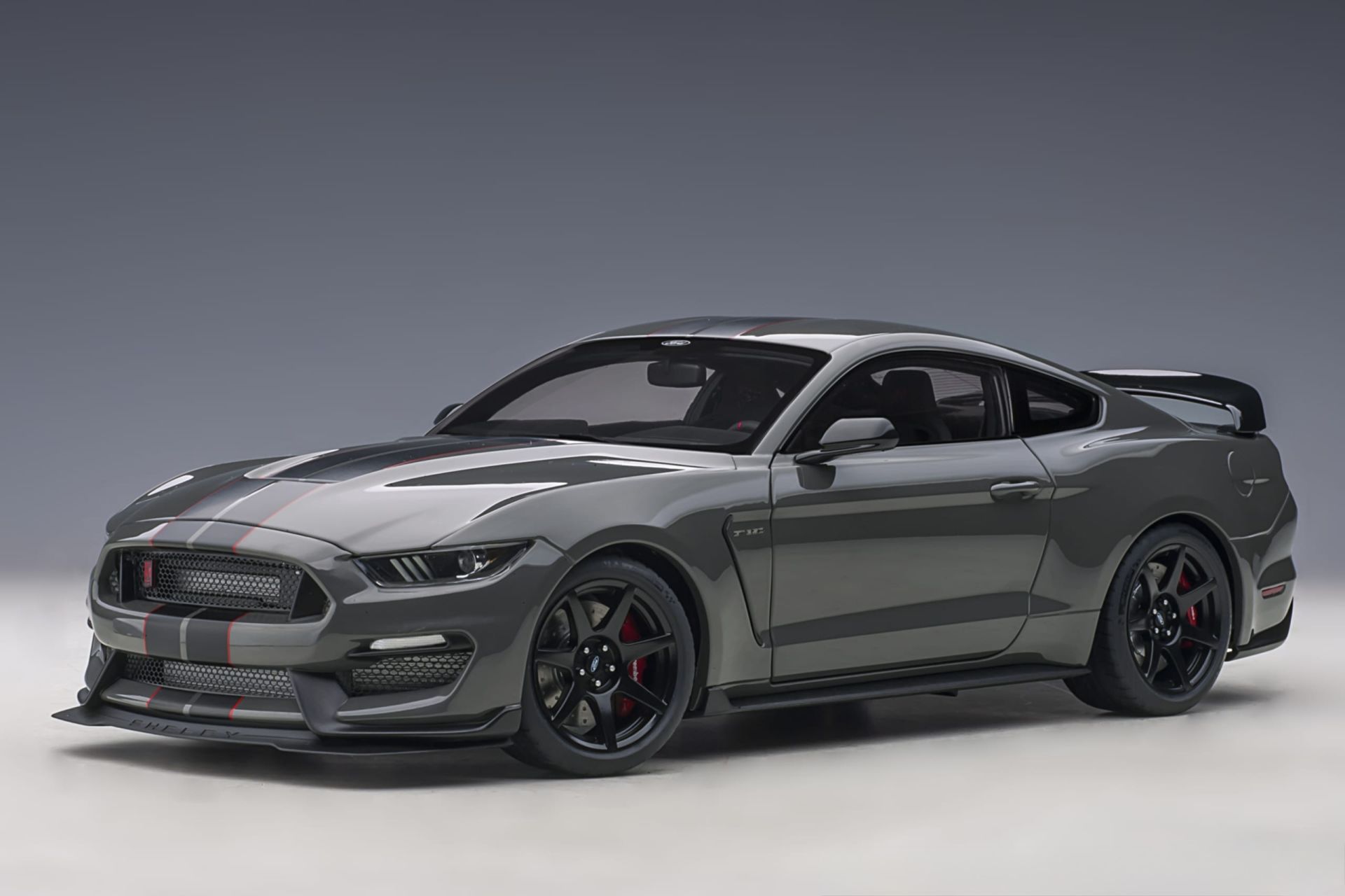 1:18 Ford Mustang Shelby GT-350R Lead Foot Grey - Autoart
