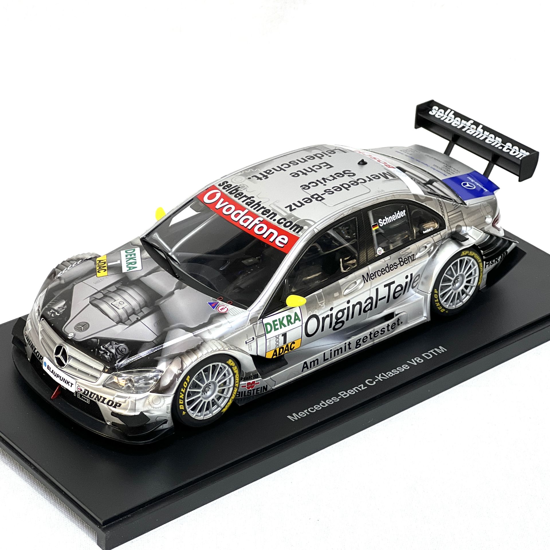 1:18 Mercedes-Benz W204 C Class V8 DTM 2007 Schneider - Autoart