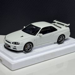 1:18 Nissan Skyline GT-R R34 V Spec 2 2001 White Pearl - Autoart