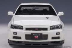 1:18 Nissan Skyline GT-R R34 V Spec 2 2001 White Pearl - Autoart