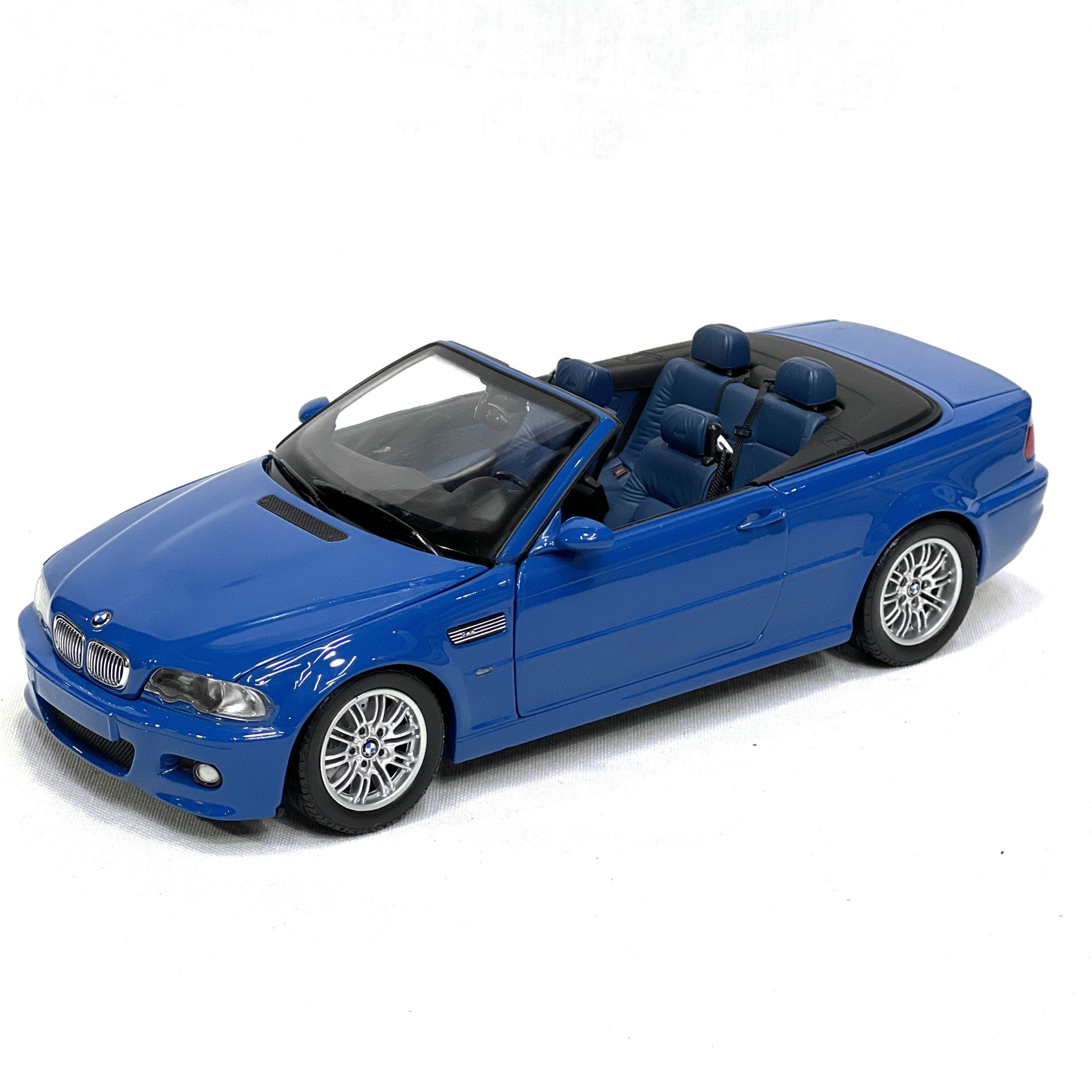 1:18 BMW M3 E46 Cabrio Laguna Seca 2001 - Kyosho