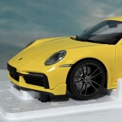 1:18 Porsche 911 992 Turbo S Sport Design Yellow 2021 - Minichamps