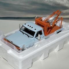 1:18 Chevrolet C-30 Dually Wrecker 1969 Gulf - Greenlight