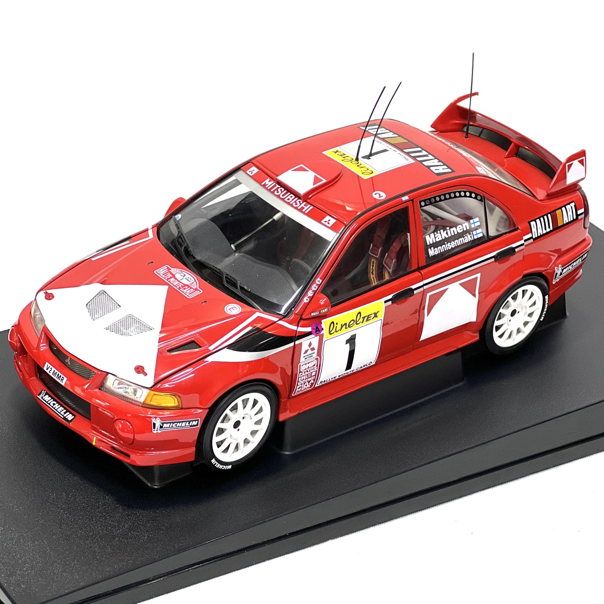 1:18 Mitsubishi Lancer Evo 6 T. Makinen 2000 Monte Carlo Winner - Autoart
