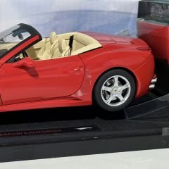 1:18 Ferrari New California Spider 2009 Red - Hot Wheels Elite