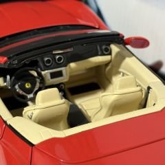 1:18 Ferrari New California Spider 2009 Red - Hot Wheels Elite