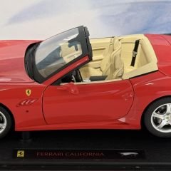 1:18 Ferrari New California Spider 2009 Red - Hot Wheels Elite