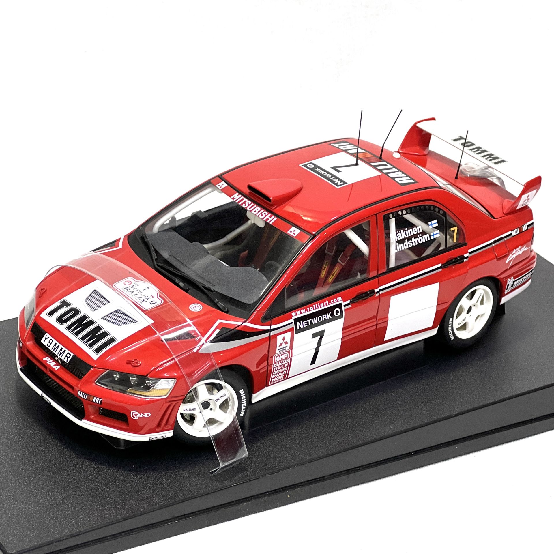 1:18 Mitsubishi Lancer Evo 7 Makinen 2001 Britain Rally - Autoart