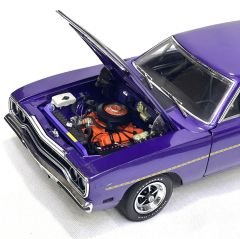 1:18 Plymouth Road Runner Graveyard Carz 1970 - GMP