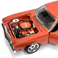 1:18 Plymouth Road Runner Fast & Furious 7 Dom's Charger - GMP