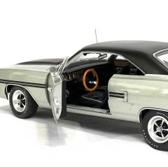 1:18 Plymouth GTX Coupe 1970 Silver Black - GMP