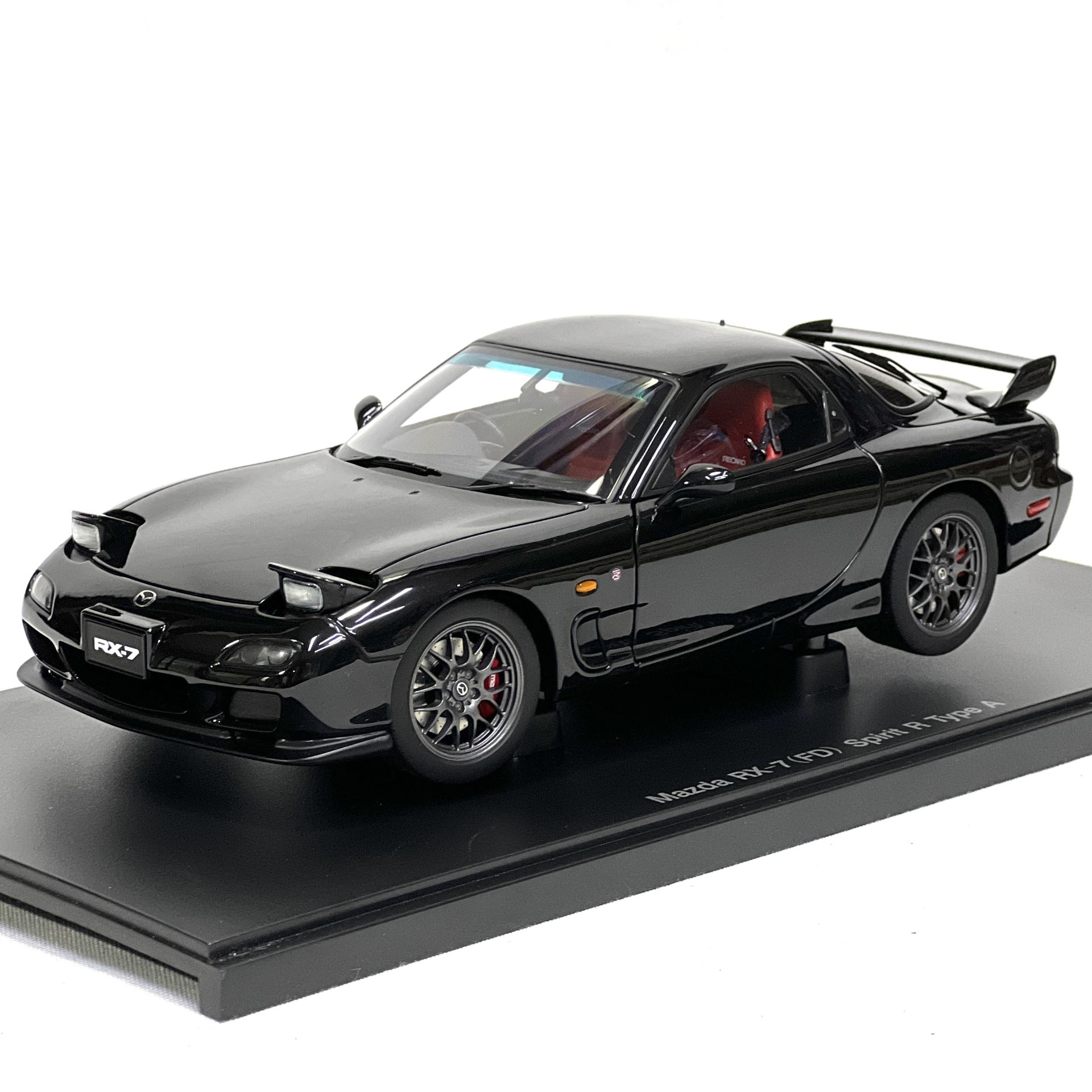 1:18 Mazda RX-7 FD R Type Spirit Black Met 2002 - Autoart