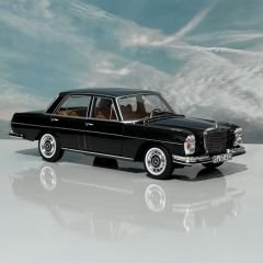 1:18 Mercedes-Benz 280 SE Green Metallic 1968 - Norev