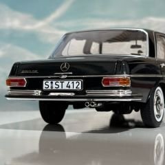 1:18 Mercedes-Benz 280 SE Green Metallic 1968 - Norev