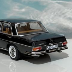 1:18 Mercedes-Benz 280 SE Green Metallic 1968 - Norev