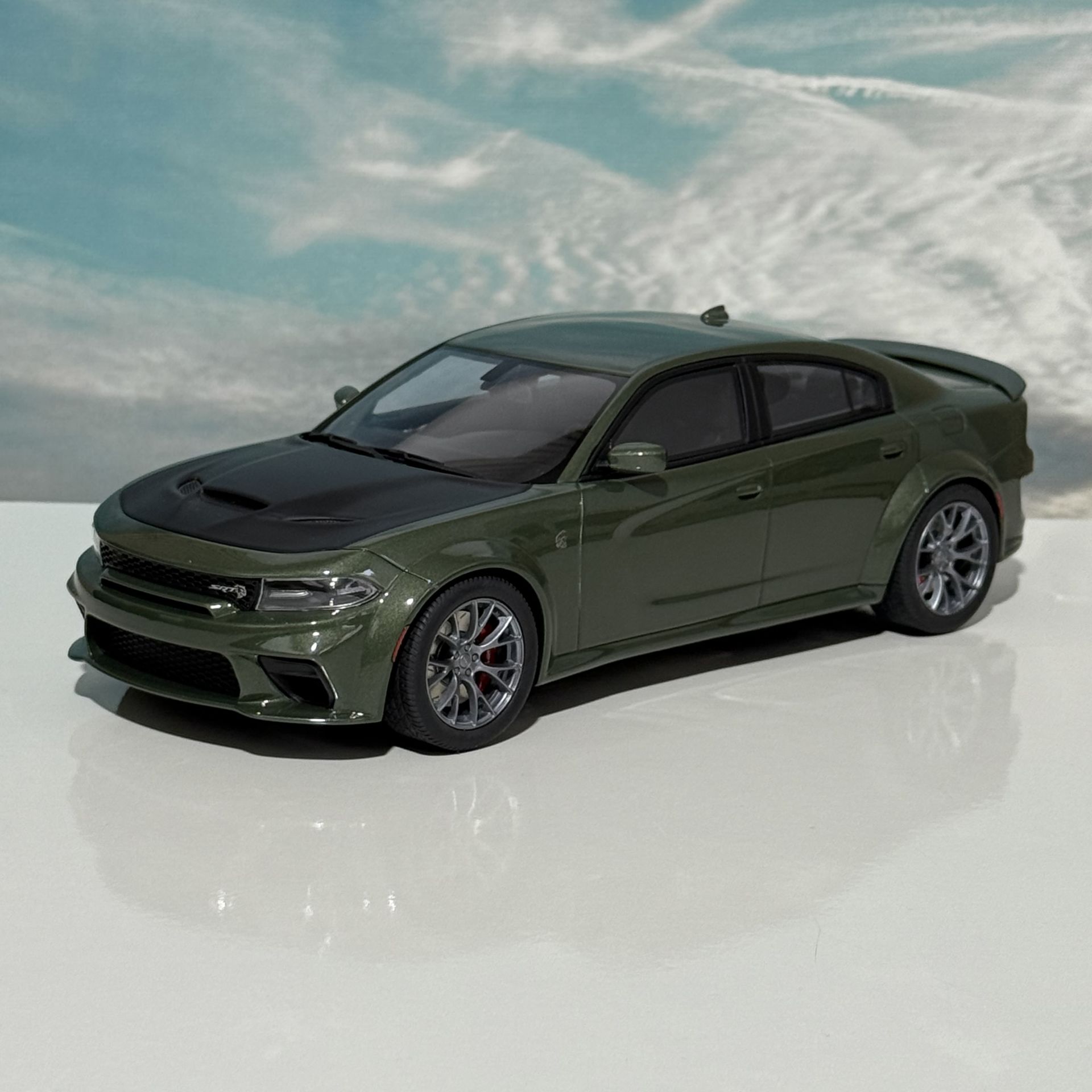 1:18 Dodge Charger SRT Hellcat Widebody Green - GT Spirit
