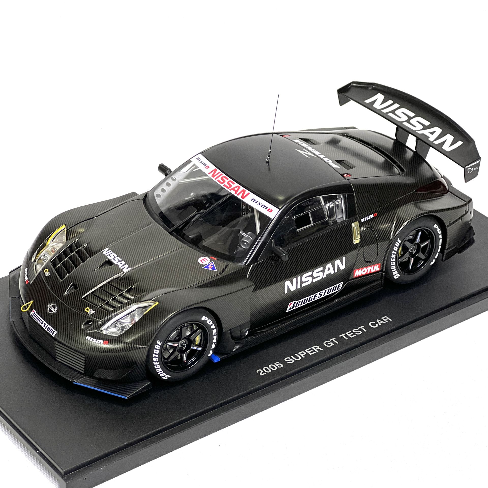 1:18 Nissan Fairlady Z Super GT 2005 Nismo Carbon Fiber -Autoart