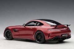 1:18 Mercedes-AMG GT R Cardinal Red 76331 - Autoart