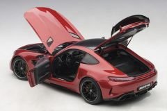1:18 Mercedes-AMG GT R Cardinal Red 76331 - Autoart