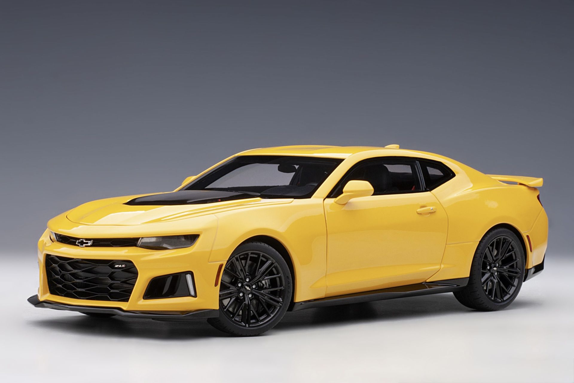 1:18 Chevrolet Camaro ZL1 2017 Bright Yellow 71205 - Autoart