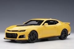 1:18 Chevrolet Camaro ZL1 2017 Bright Yellow 71205 - Autoart