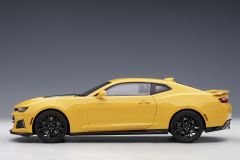 1:18 Chevrolet Camaro ZL1 2017 Bright Yellow 71205 - Autoart
