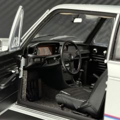 1:18 BMW 2002 Turbo Silver 1974 - Autoart