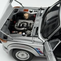 1:18 BMW 2002 Turbo Silver 1974 - Autoart